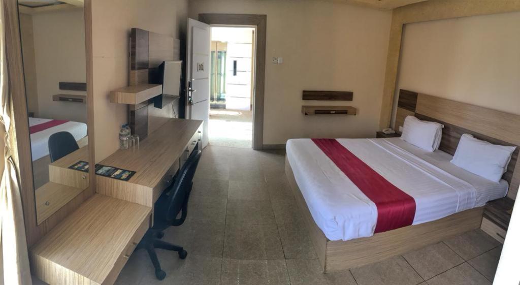 Royal Castle Hotel Νεγκόμπο Εξωτερικό φωτογραφία